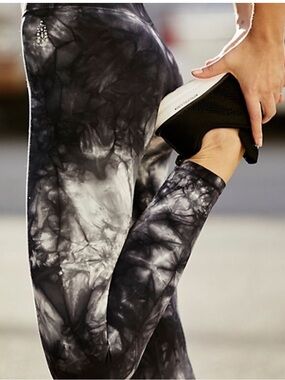 Free People Movement NEW High Rise Good Karma Leggings 7/8 Black Grey Womens XS